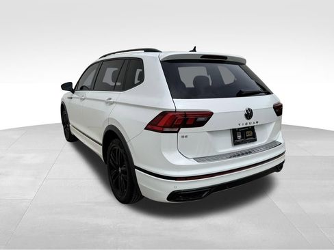 Used 2022 Volkswagen Tiguan SE R-Line image 4