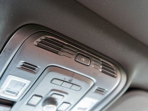 Used 2023 GMC Yukon Denali Ultimate image 34