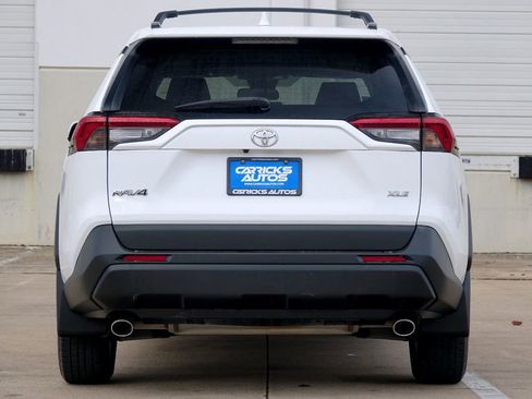 Used 2019 Toyota RAV4 XLE image 16