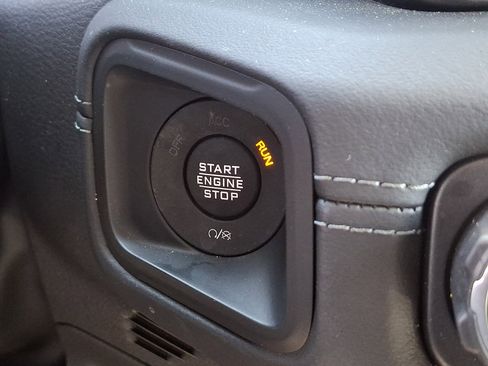 Used 2026 Jeep Gladiator Mojave AWD/4WD image 25