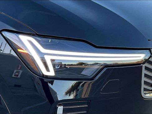 New 2026 Volvo XC90 B6 Plus image 35