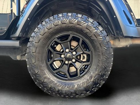 Used 2022 Jeep Gladiator Sport AWD/4WD image 32