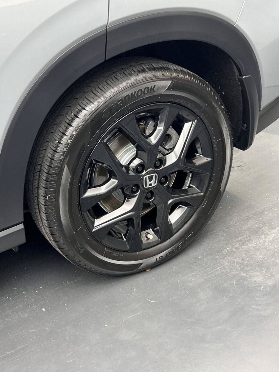 Certified 2025 Honda HR-V Sport image 38