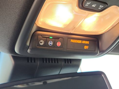 New 2026 GMC Canyon Elevation w/ Convenience Package image 16