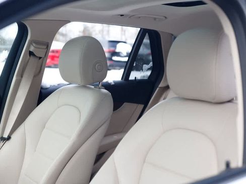 Used 2021 Mercedes-Benz GLC 300 GLC 300 image 11