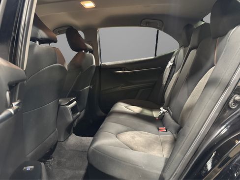 Used 2020 Toyota Camry LE image 34