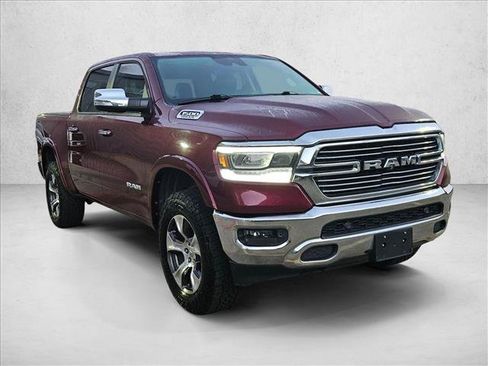 Used 2019 RAM 1500 Laramie AWD/4WD image 3