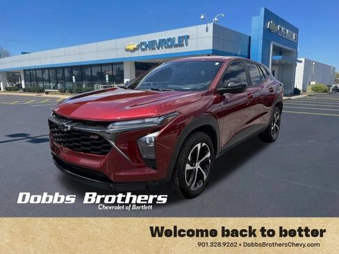 Certified 2024 Chevrolet Trax RS w/ Driver Confidence Package FWD image 3