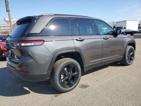 New 2025 Jeep Grand Cherokee Limited image 6