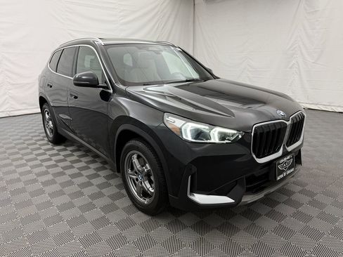 Used 2023 BMW X1 xDrive28i image 3