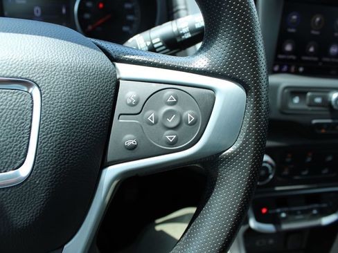 Used 2024 GMC Terrain SLE FWD image 32