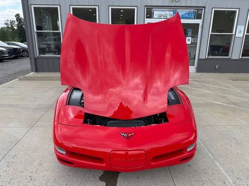 Used 2004 Chevrolet Corvette Coupe w/ Preferred Equipment Group RWD image 3