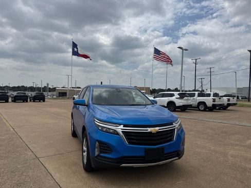 Used 2024 Chevrolet Equinox LT AWD/4WD image 3