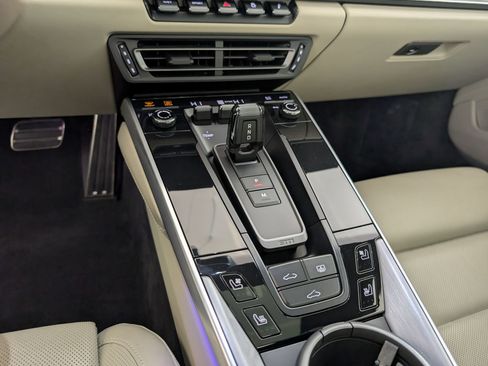 Used 2021 Porsche 911 Carrera image 22