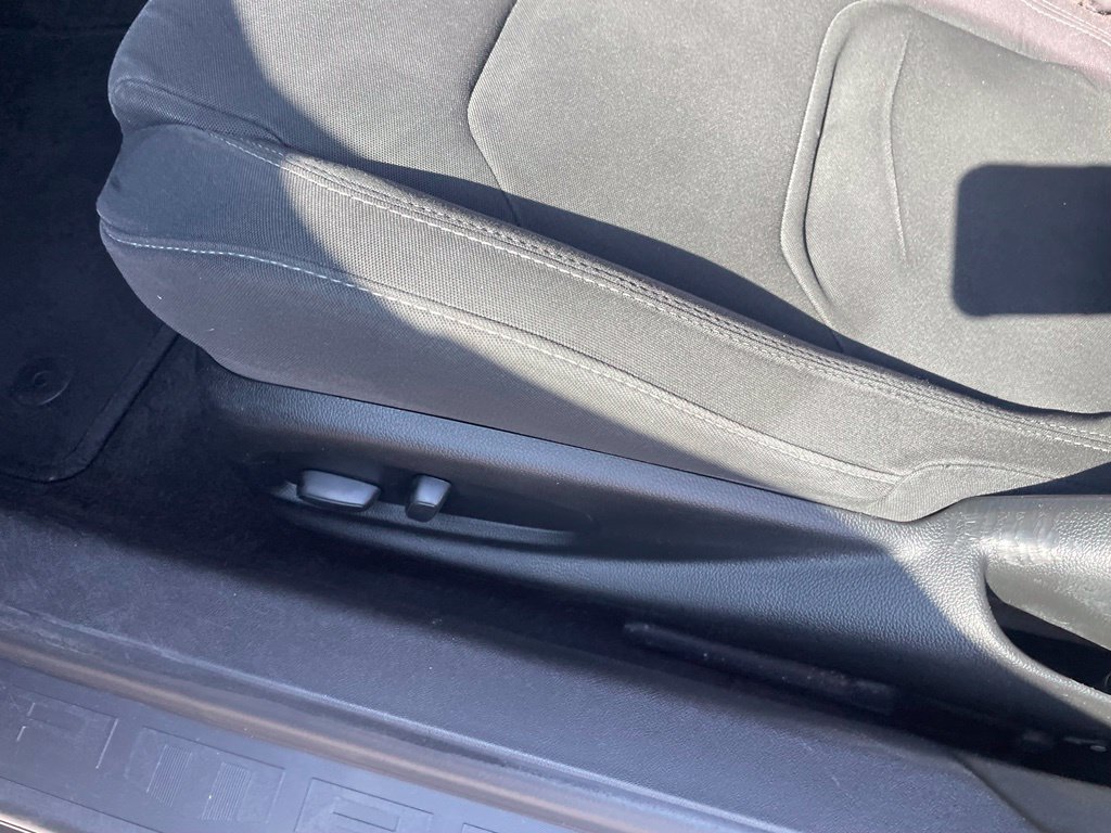 Used 2023 Chevrolet Camaro LT RWD image 13