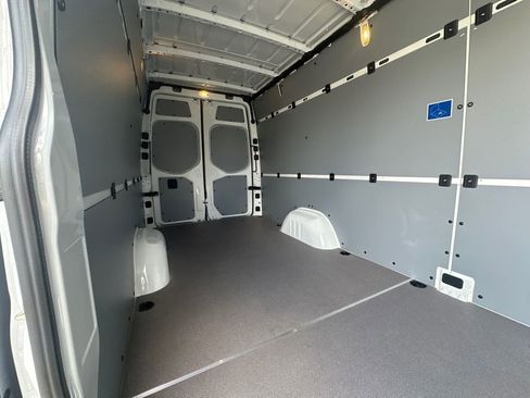 New 2026 Mercedes-Benz Sprinter 2500 image 17