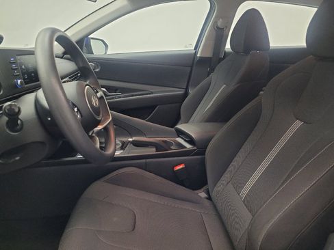 Used 2025 Hyundai Elantra SE FWD image 17