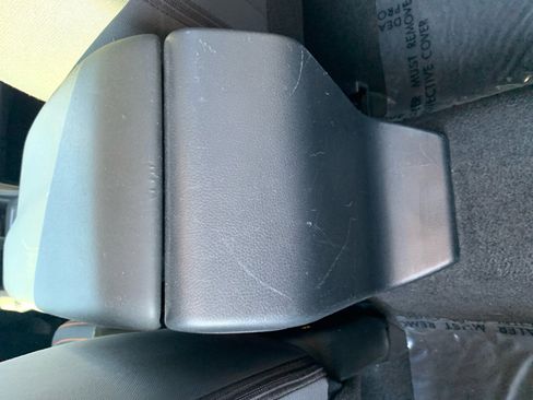 Used 2019 Subaru Crosstrek 2.0i Premium w/ Moonroof Package image 23