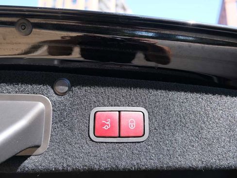 Used 2019 Mercedes-Benz S 560 4MATIC Sedan image 11