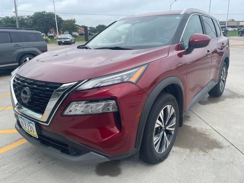 Used 2023 Nissan Rogue SV w/ SV Premium B Package AWD/4WD image 2