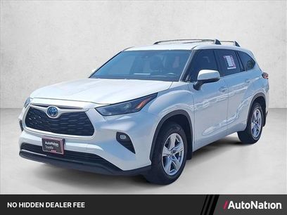 Used 2023 Toyota Highlander LE