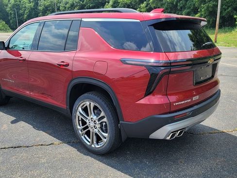 New 2025 Chevrolet Traverse LT w/ Driver Confidence Package image 9