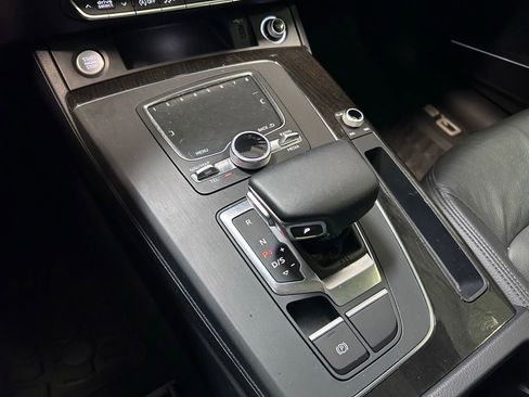 Used 2018 Audi Q5 2.0T Premium Plus w/ Premium Plus Package AWD/4WD image 21