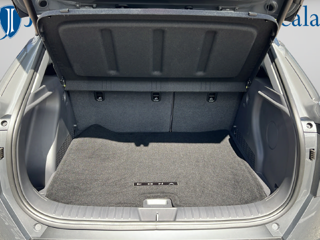 Certified 2025 Hyundai Kona Limited FWD image 10