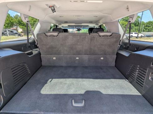 Used 2018 Cadillac Escalade ESV Luxury RWD image 9
