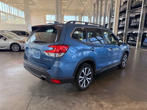 Used 2023 Subaru Forester Limited AWD/4WD image 3
