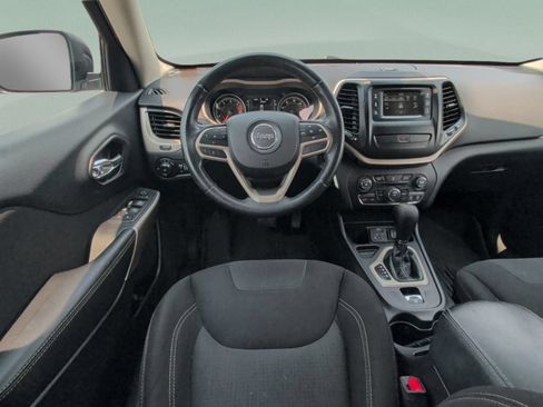 Used 2017 Jeep Cherokee Latitude w/ Comfort & Sound Group FWD image 29