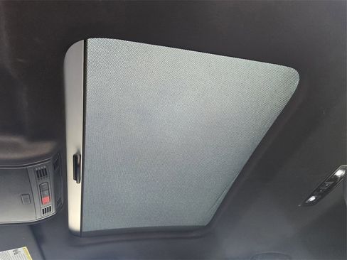 Used 2019 Volkswagen Golf 4-Door image 22