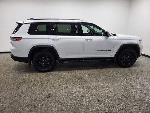 Used 2024 Jeep Grand Cherokee L Altitude image 9