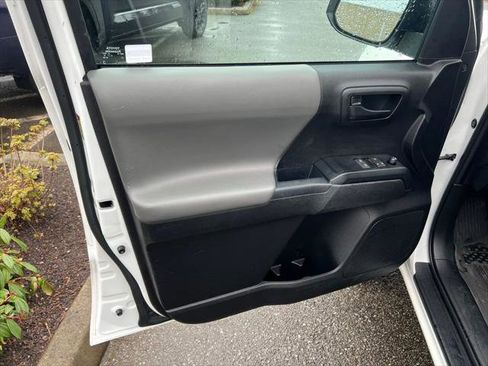 Certified 2021 Toyota Tacoma SR AWD/4WD image 12