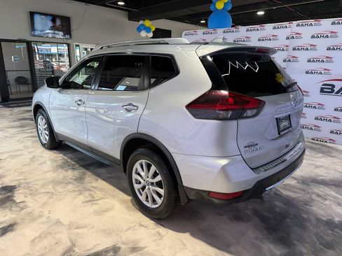 Used 2019 Nissan Rogue SV AWD/4WD image 3
