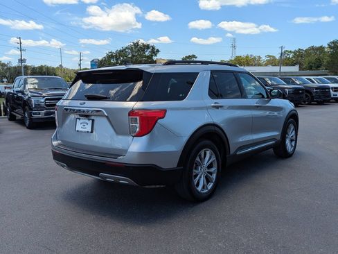 Certified 2023 Ford Explorer XLT w/ Equipment Group 202A RWD image 5