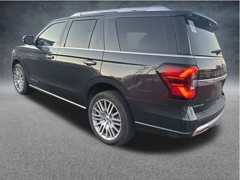Used 2023 Ford Expedition Platinum image 13