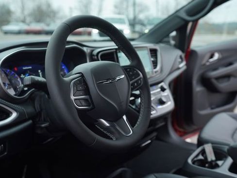 New 2026 Chrysler Pacifica Select FWD image 27