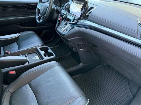 Used 2023 Honda Odyssey Elite image 19