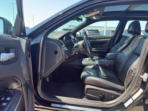 Used 2018 Chrysler 300 S w/ 300S Premium Group AWD/4WD image 12