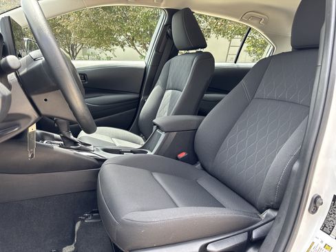 Used 2025 Toyota Corolla LE FWD image 15