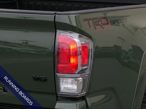 Used 2022 Toyota Tacoma TRD Sport w/ TRD Premium Sport Package RWD image 5