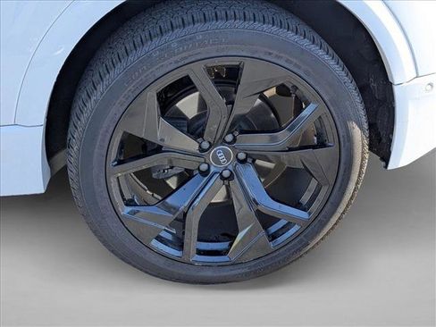 Used 2021 Audi Q8 Premium w/ Convenience Package image 23