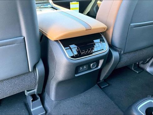 New 2026 Nissan Armada Platinum Reserve image 18