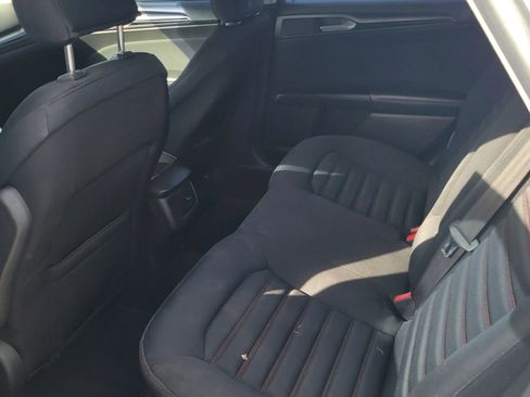 Used 2016 Ford Fusion SE FWD image 8