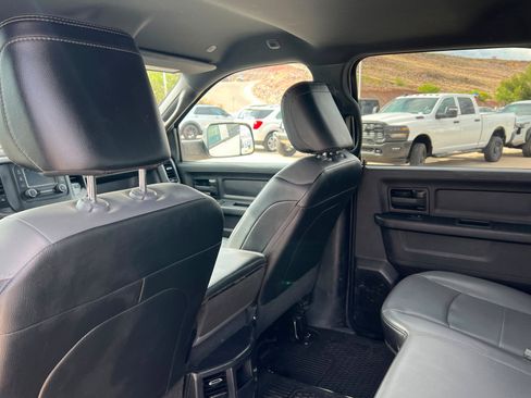 Used 2022 RAM 2500 Tradesman w/ Chrome Appearance Group image 19