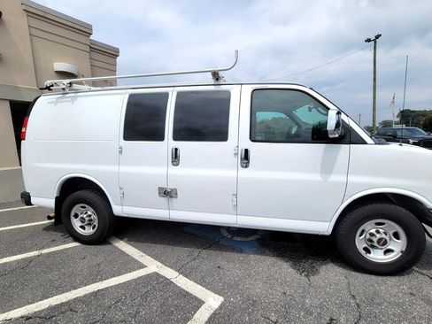 Used 2015 GMC Savana 2500 image 14