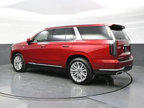 Certified 2025 Cadillac Escalade Premium Luxury w/ Touring Package AWD/4WD image 4