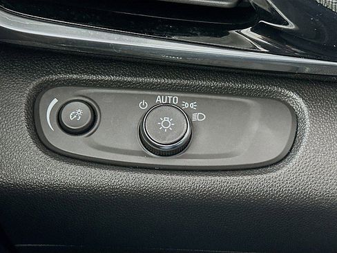 Used 2024 Buick Envista Sport Touring w/ Convenience I Package image 10