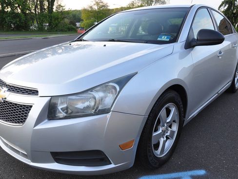 Used 2012 Chevrolet Cruze LS FWD image 2